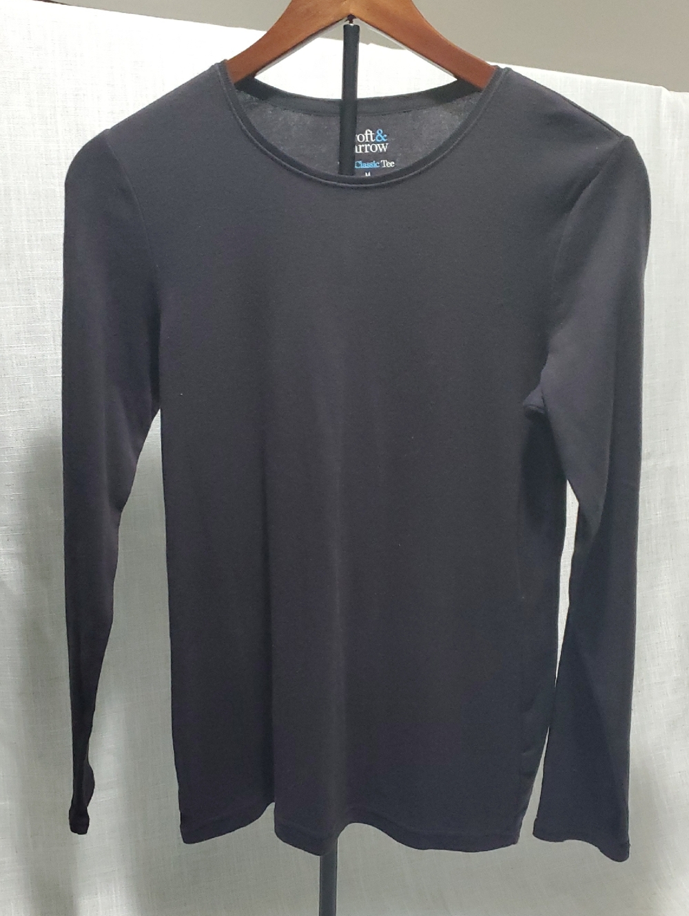 croft & barrow Black Long-Sleeve Crewneck Shirt